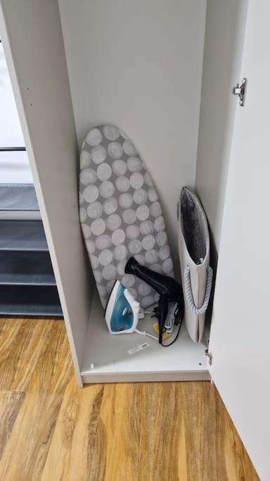 2 Bedroom Apartment Near Station London Bagian luar foto